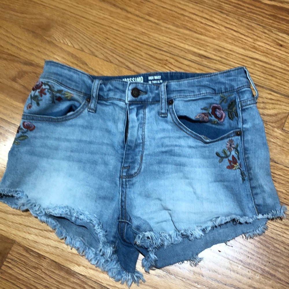 Mossimo Embroidered Shorts Size 8/29